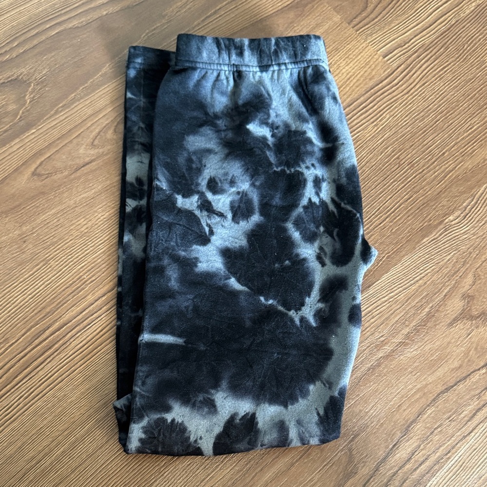 ✨ 2/$20✨  The Children’s Place Black and Gray Tie-Dye Fleece Leggings